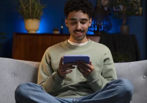 Veja TV de graça pelo celular com Aplicativos